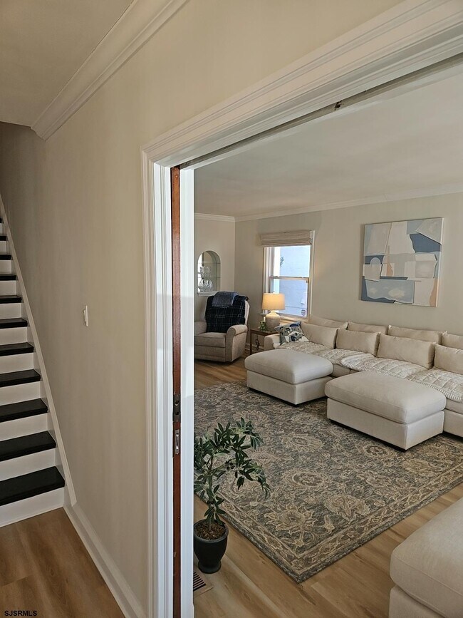 Building Photo - 107 S Dover Ave