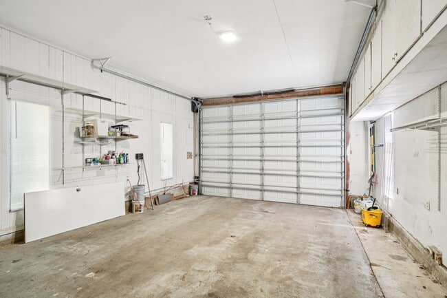 Building Photo - 4016 Willow Ridge Dr