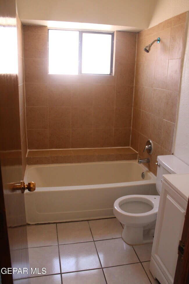 Building Photo - 1472 Sierra De Oro Dr