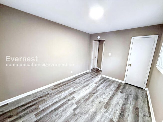 Building Photo - 920 80th St S