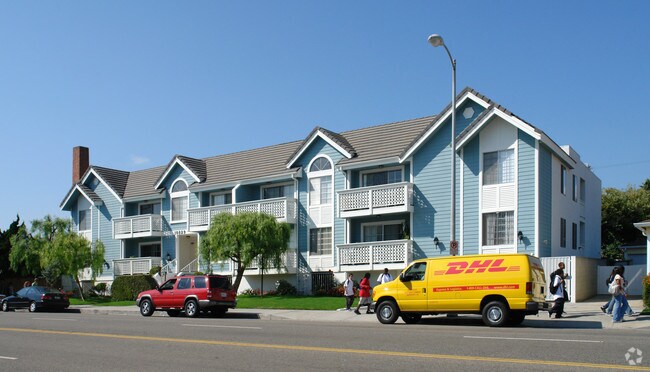 Building Photo - 10829 Palms Blvd