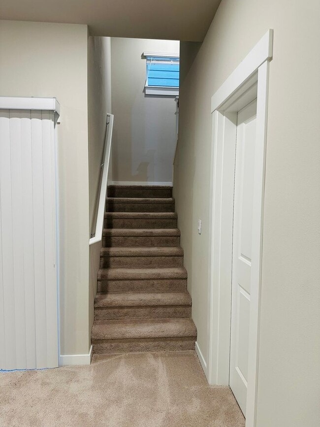 Building Photo - Newer 3-Story 3 Bedroom DR Horton Home in Lake Stickney/Everett - SHORT TERM LEASE OFFER