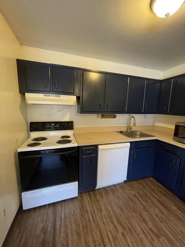 Building Photo - 1022 Adams Ave