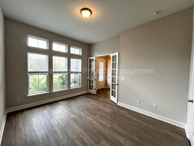 Building Photo - 121 Oxford Estates Way