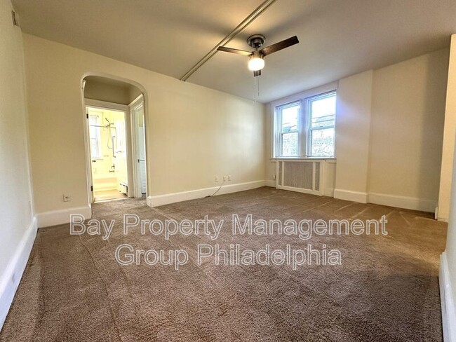 Building Photo - 2809 W Queen Ln