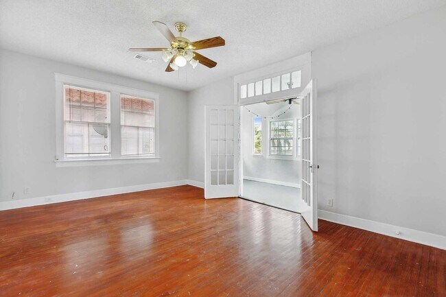 Building Photo - 2217 Jefferson Ave