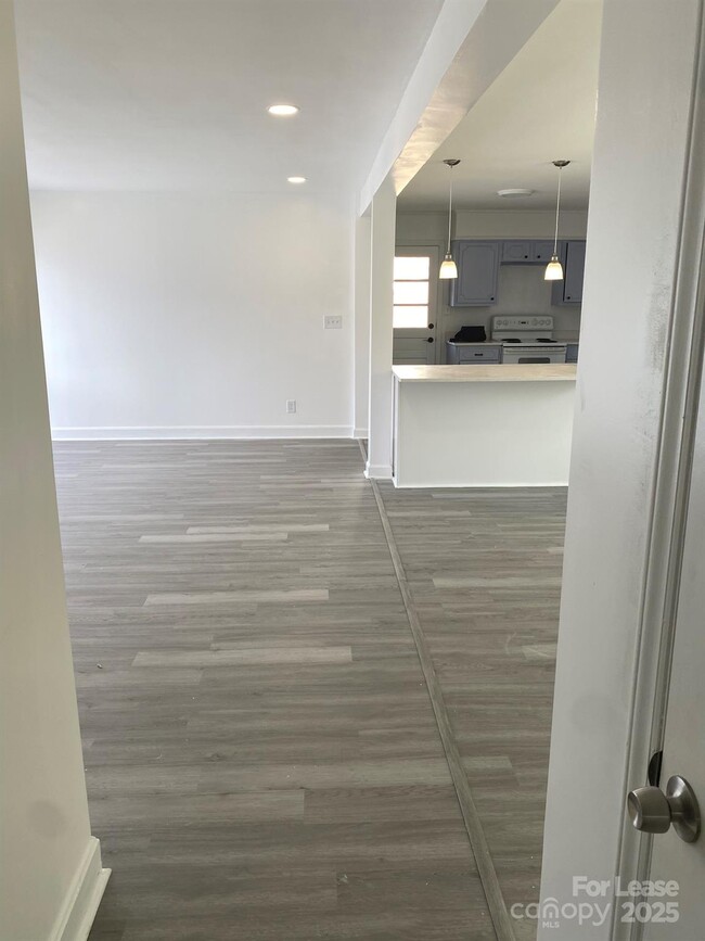 Building Photo - 5525 Amity Pl