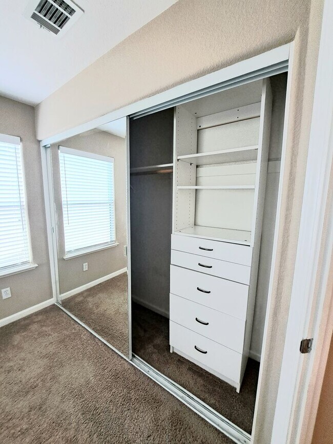 Building Photo - 5090 Napa Shore Dr