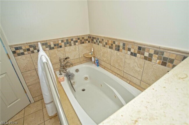 Building Photo - 3055 Appleby Ln