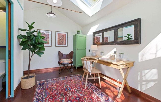 Building Photo - 448 60th St