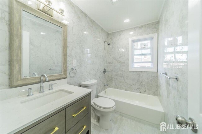 Building Photo - 54 Bergen St