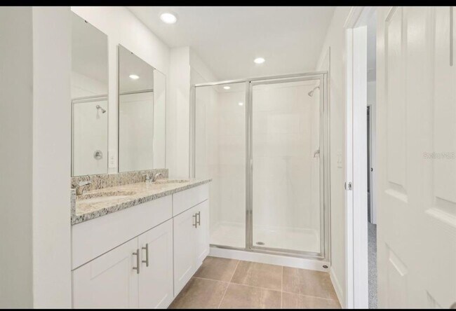 Building Photo - 16390 Bird of Paradise Ave