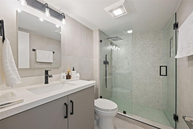Building Photo - 3500 Galt Ocean Dr