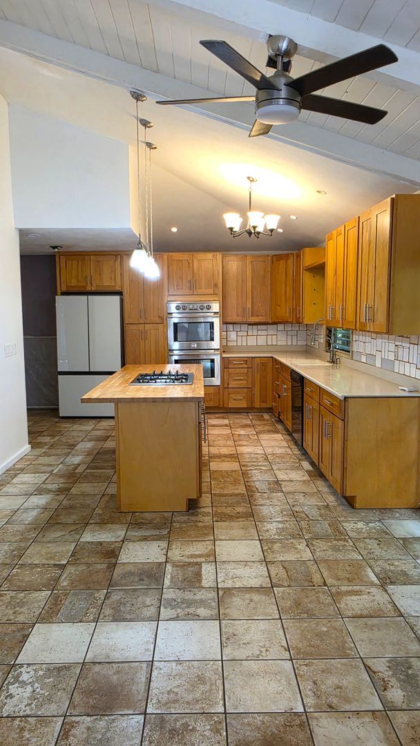 Building Photo - Unique Property with a tranquil feel!