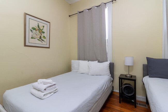 Building Photo - 737 3rd Ave