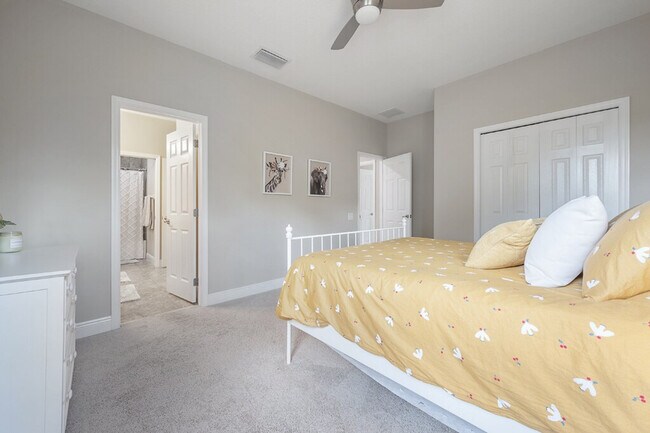 Building Photo - 10238 Blossom Trail