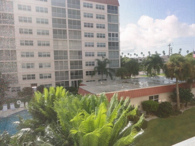 Building Photo - Annual 2BR/2BA Condo in Costa Brava on Venice Island