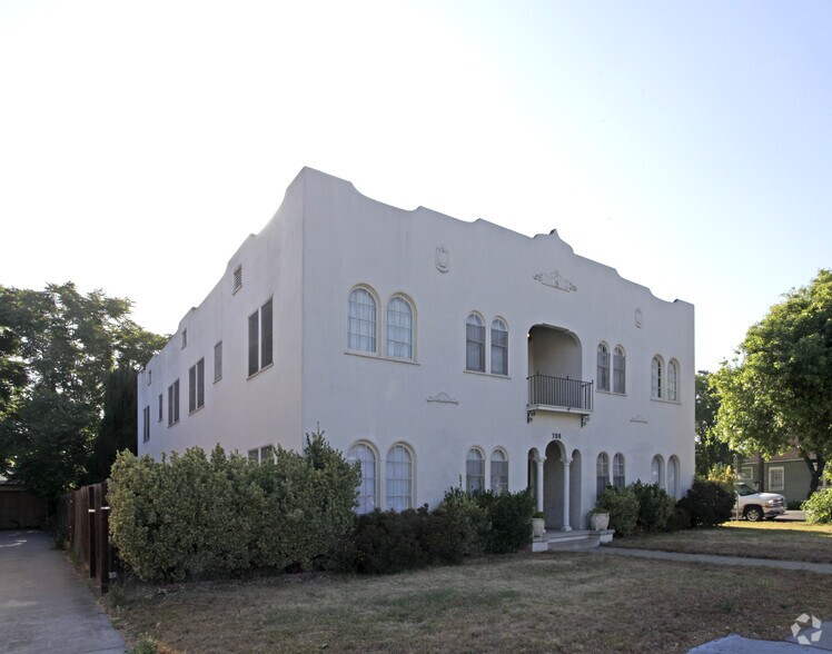 Primary Photo - 708 N 1st St