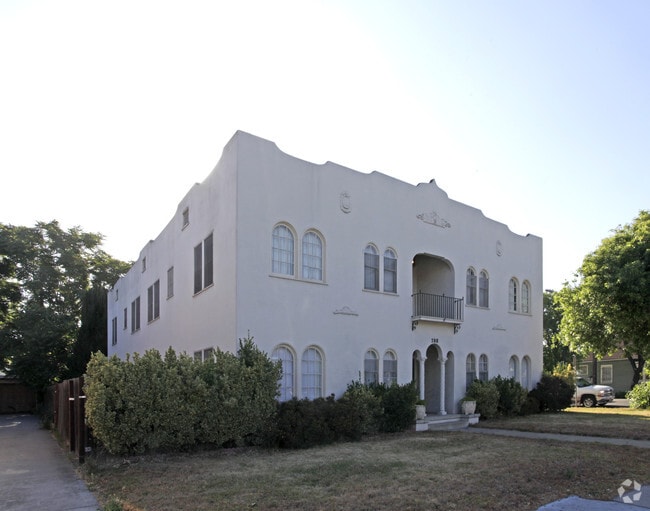 Primary Photo - 708 N 1st St