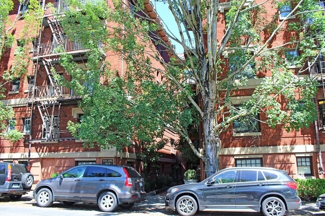 Building Photo - 1829 NW Lovejoy St