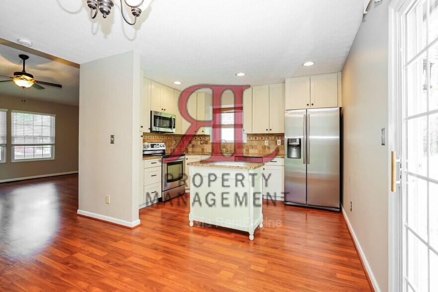 Building Photo - 4884 Leybourne Dr