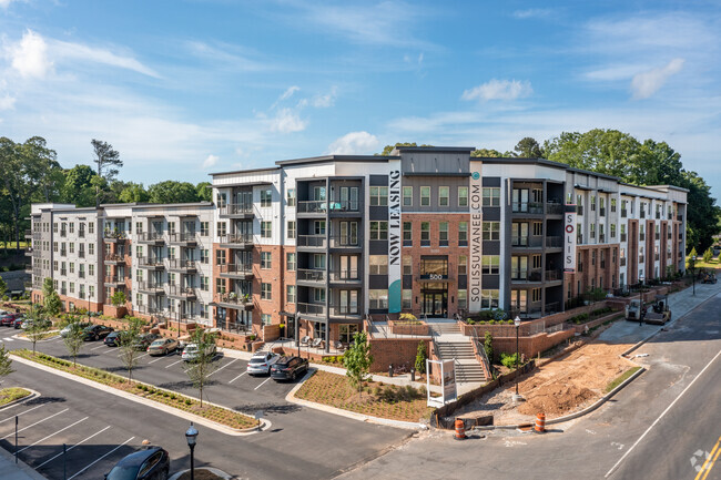 Building Photo - Skye Suwanee Town Center