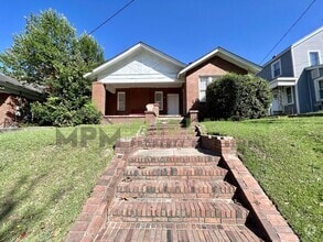 Building Photo - 2441 Gervais St
