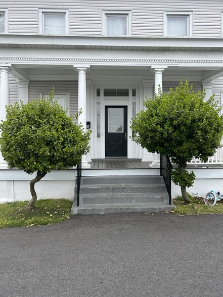 Building Photo - 52 Marlborough Ave