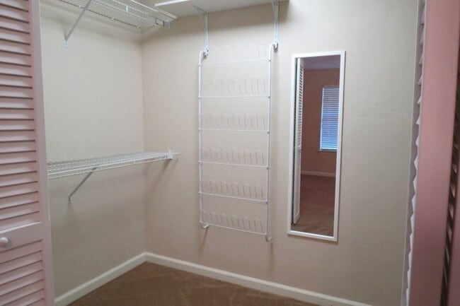 Building Photo - 2BR/2BA Townhome
