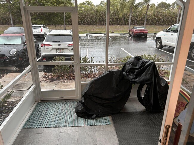 Building Photo - 369 Waterside Dr