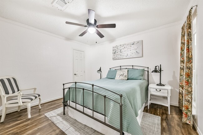 Building Photo - 3007 Chester Dr