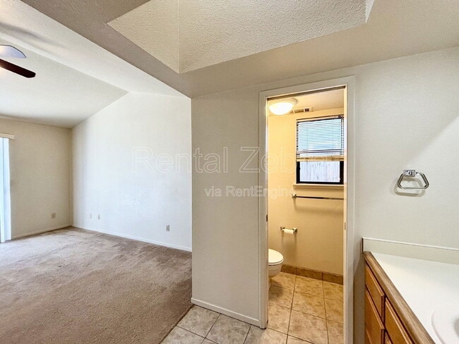 Building Photo - 3068 W Queens Cir