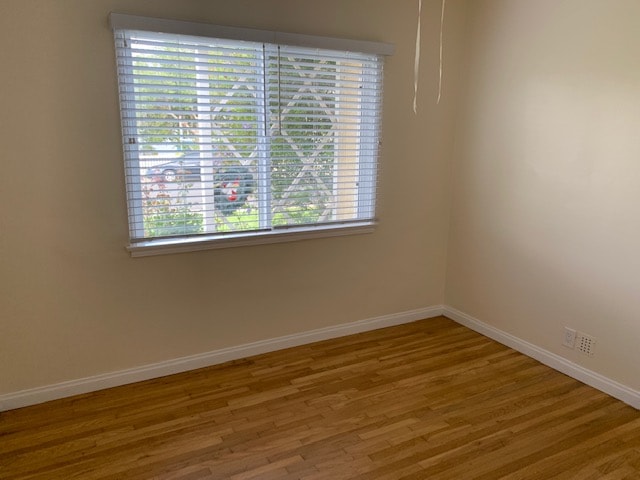 Building Photo - 8624 Lilienthal Ave