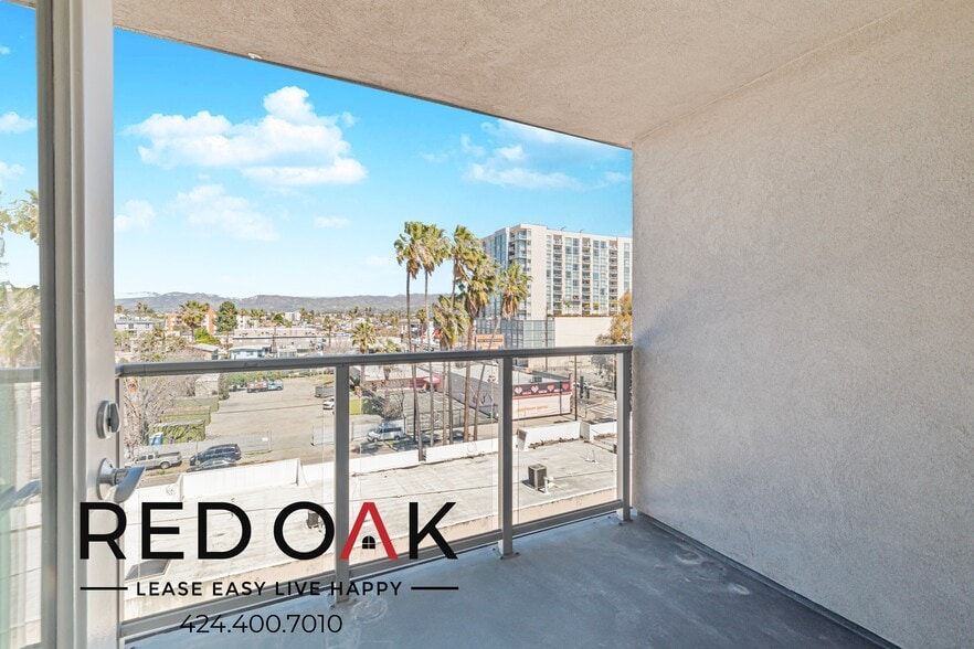 Building Photo - 11405 Chandler Blvd