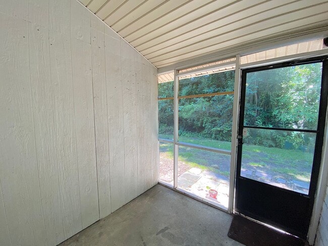 Building Photo - The Riverway at Aichele Terrace