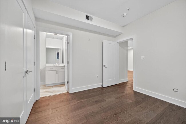 Building Photo - 1412 Chapin St NW