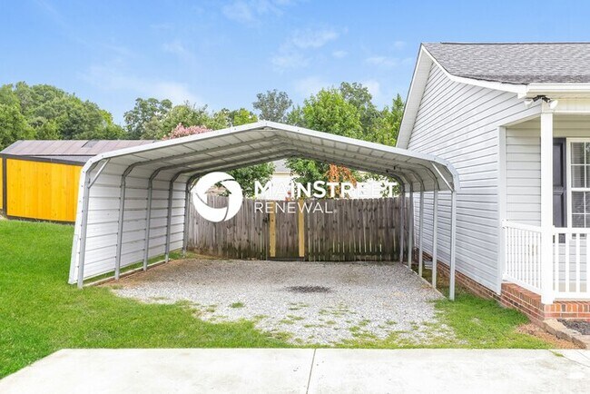Building Photo - 3 Bedroom Pet-Friendly Home in Thomasville...