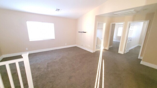 Building Photo - 229 Fairway Woods Dr