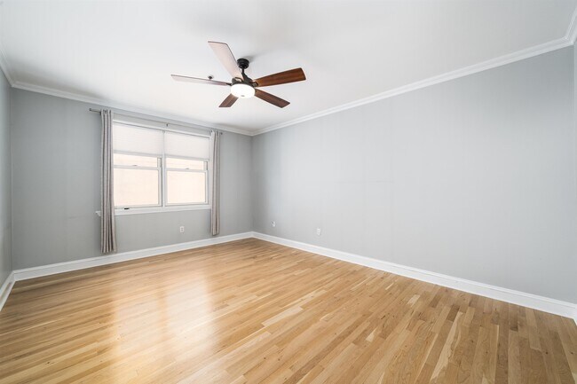 Building Photo - 452 2nd St