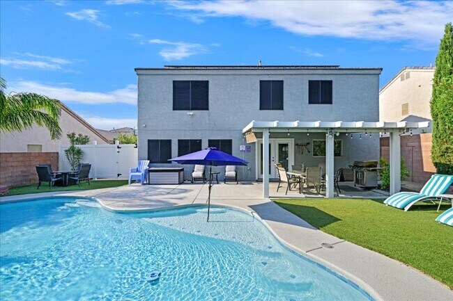 Building Photo - 2735 Peekskill Ave