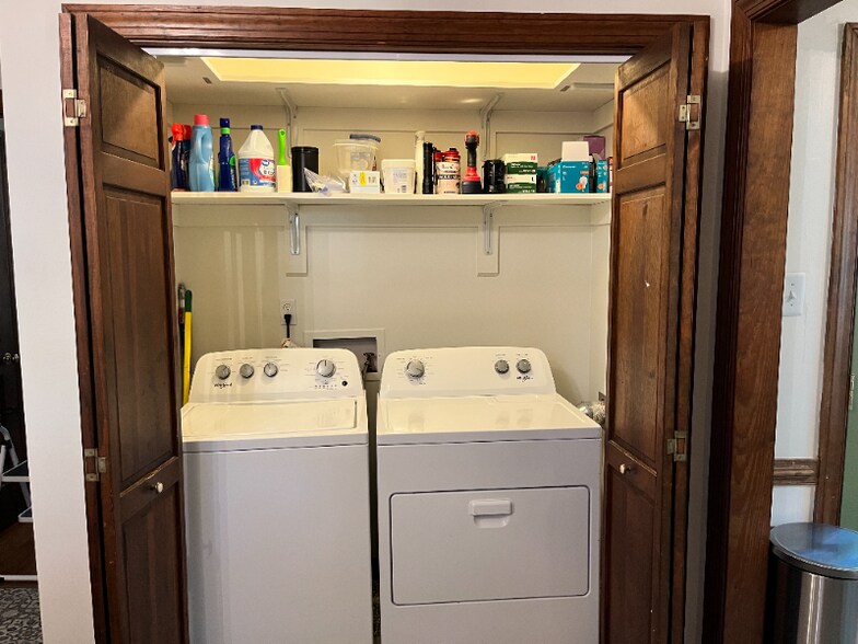 Building Photo - 13600 Fox Chase Terrace