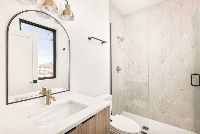 Building Photo - LUX 3BD, 4BA Sunnyside Home with Office and 2-Car Garage