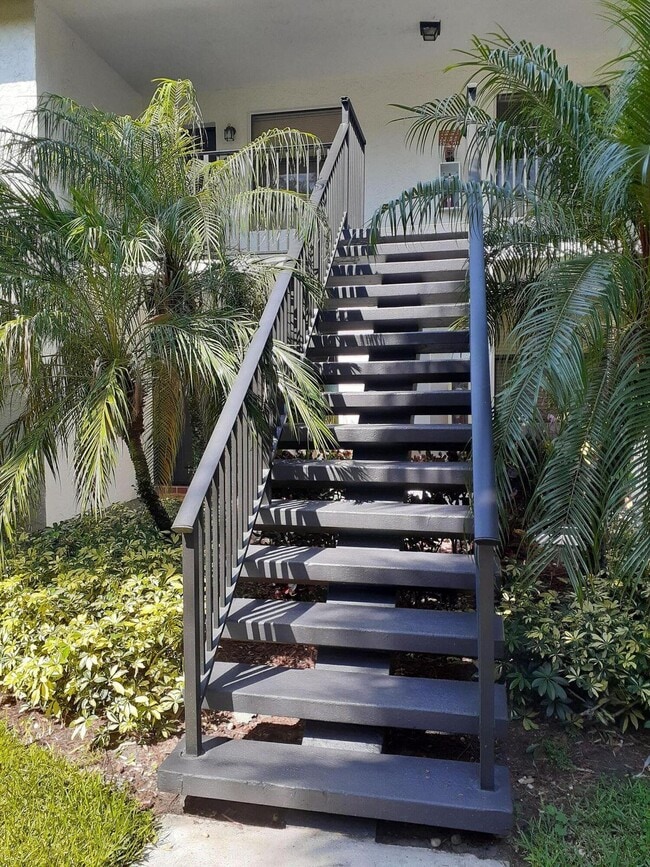 Building Photo - 1248 S Military Trail