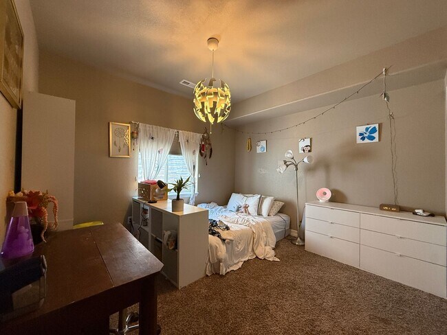Building Photo - Immaculate 4 Bed 3 Bath Ranch Style Home With Amazing Views & 3 Car Garage in Peyton!!!