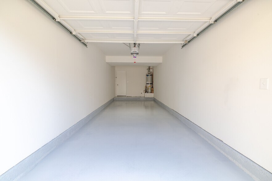 Building Photo - 852 Tamayo Dr