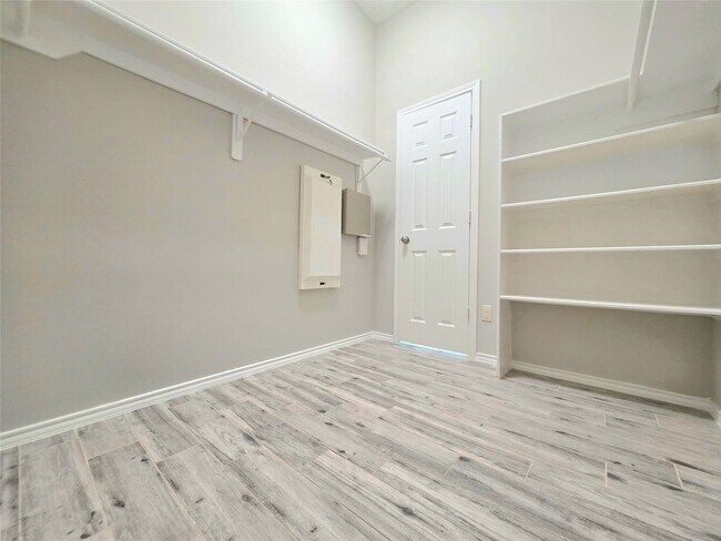 Building Photo - 17602 Haywood Oaks Dr