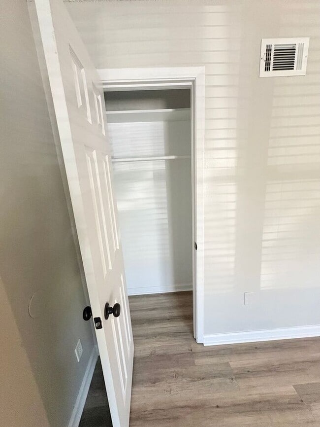 Building Photo - Steps from UofM & Highland Strip – First-Floor 2BR Apartment at The Den!