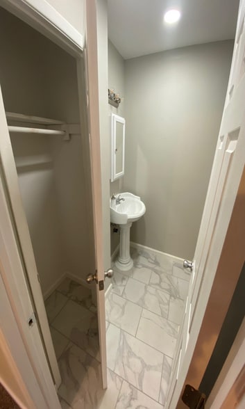 Building Photo - 268 Browns Rd