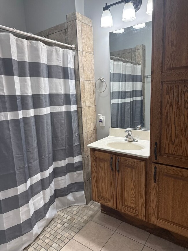 Building Photo - 620 Garvey Ln