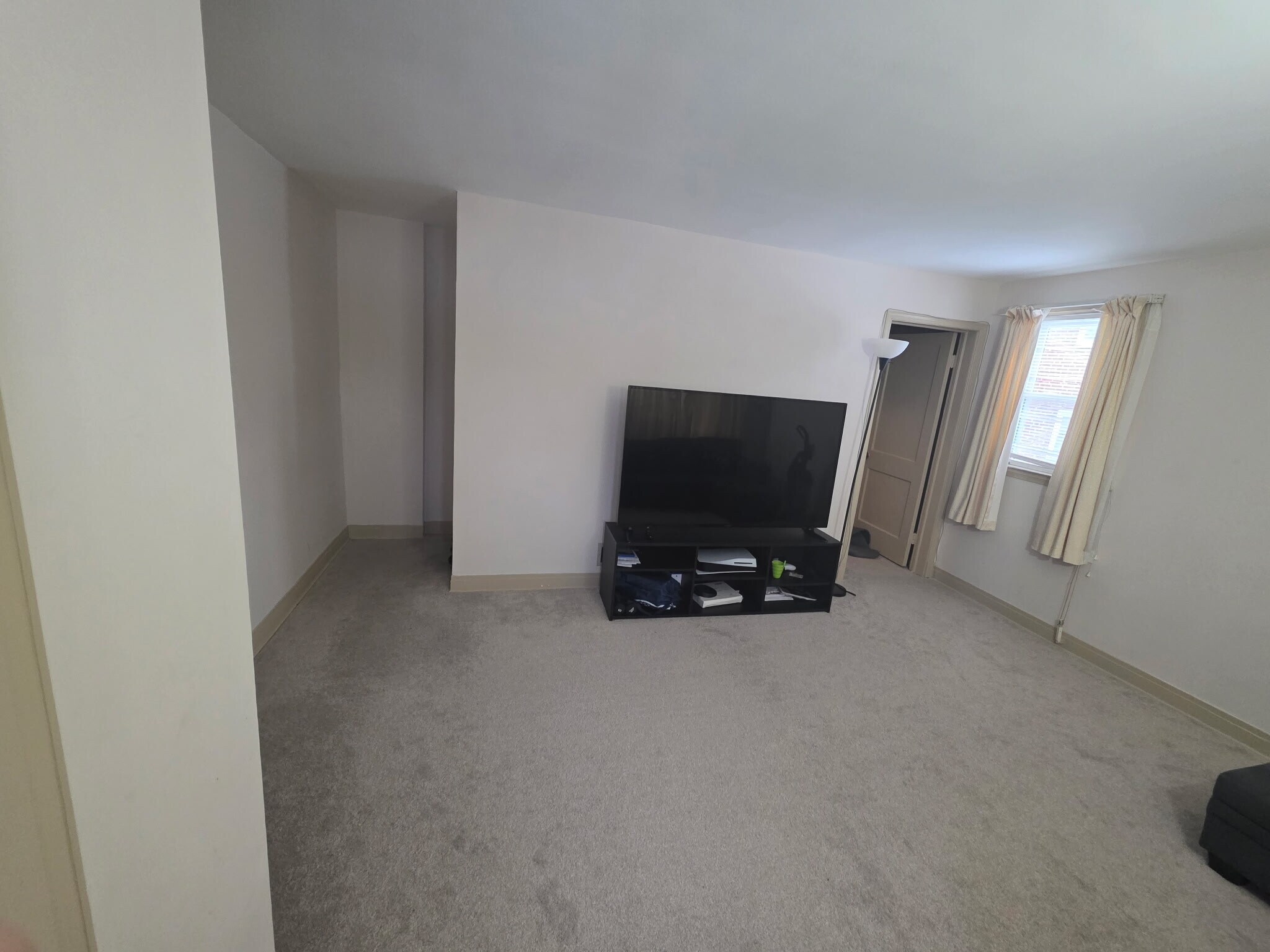 Building Photo - 1935 Searles Rd